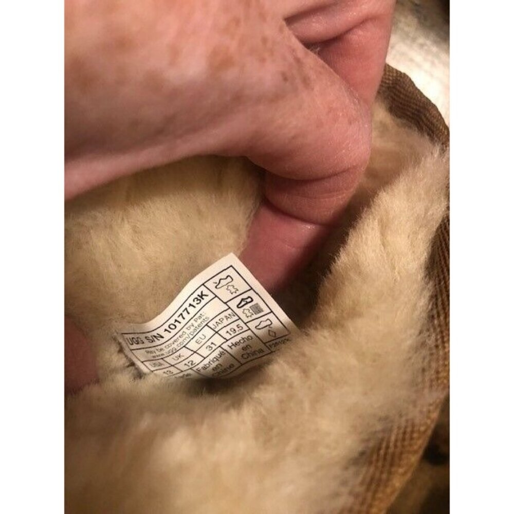 NEW $180 UGG KID'S CHESTNUT CLASSIC TALL BOOTS (YOUTH) US SIZE 13Y - Picture 7 of 8